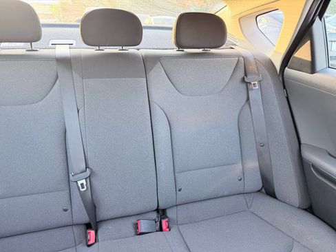 Used 2025 Kia K4 FWD image 36