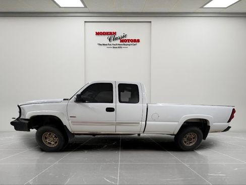 Used 2005 Chevrolet Silverado 2500 LS w/ Heavy-Duty Power Package AWD/4WD image 4