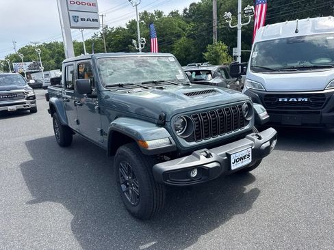 New 2026 Jeep Gladiator Sport AWD/4WD image 2