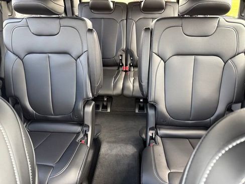 New 2025 Jeep Grand Cherokee L Limited w/ Luxury Tech Group II image 24