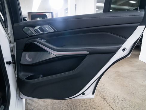 Used 2025 BMW ALPINA XB7 image 25