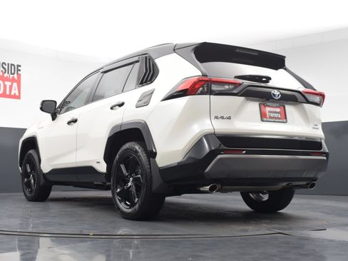 Used 2021 Toyota RAV4 XSE AWD/4WD image 32