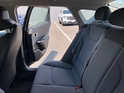 Used 2025 Kia K4 FWD image 39