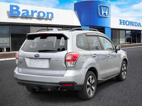 Used 2017 Subaru Forester 2.5i Premium AWD/4WD image 5