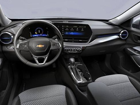 New 2025 Chevrolet Trax LT w/ Driver Confidence Package image 35