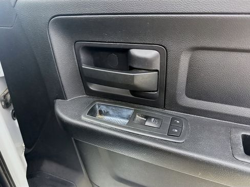 Used 2018 RAM 1500 Express image 30