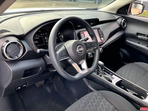 Certified 2024 Nissan Kicks SV image 17