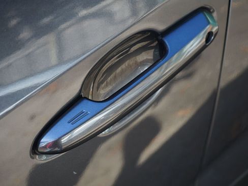 Used 2022 Toyota RAV4 XLE Premium image 28