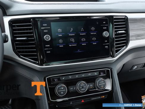 Used 2022 Volkswagen Atlas Cross Sport SE w/ Panoramic Sunroof Package FWD image 62