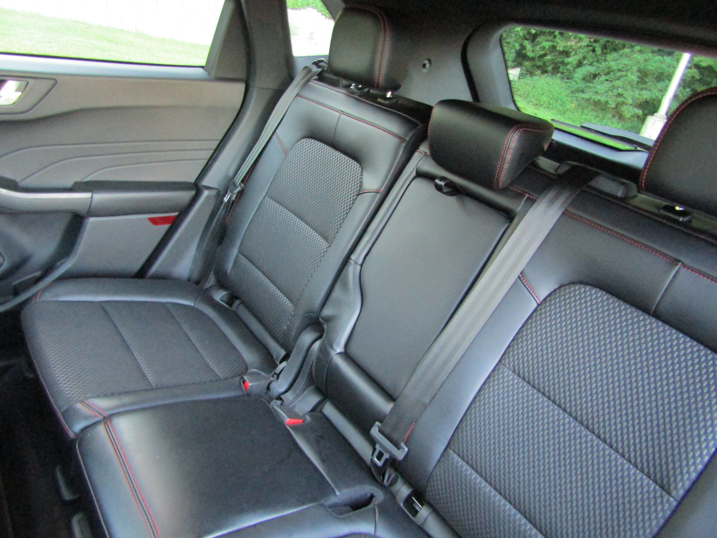 Used 2024 Ford Escape ST-Line w/ Tech Pack #1 AWD/4WD image 32