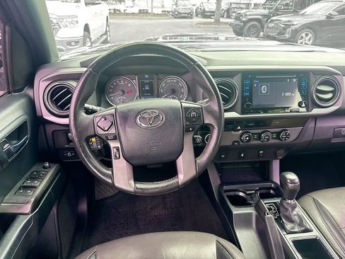 Used 2017 Toyota Tacoma TRD Off-Road image 21