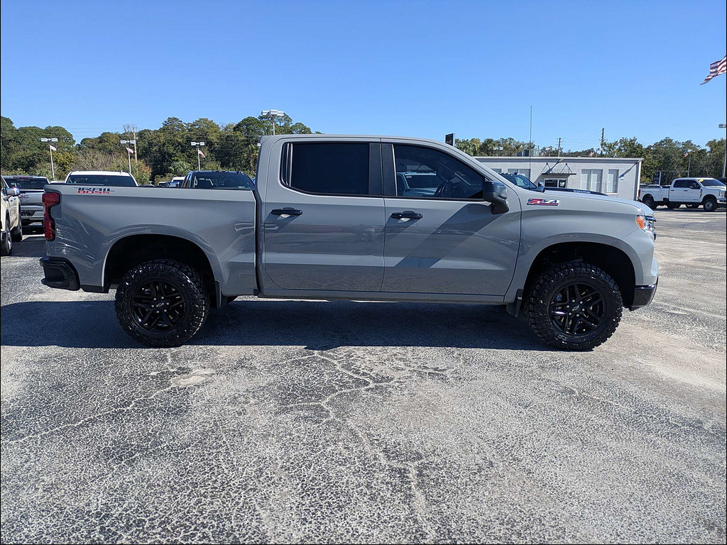 Used 2024 Chevrolet Silverado 1500 LT Trail Boss w/ Protection Package AWD/4WD image 4