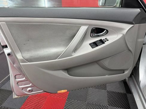 Used 2007 Toyota Camry LE image 3