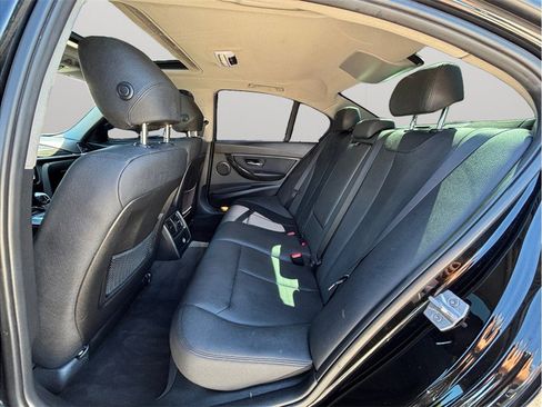 Used 2018 BMW 320i Sedan RWD image 30