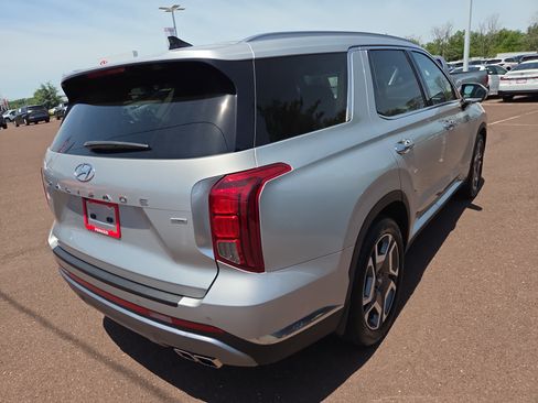 Used 2023 Hyundai Palisade Limited AWD/4WD image 3