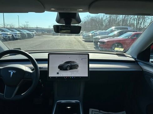 Used 2024 Tesla Model Y Long Range image 25