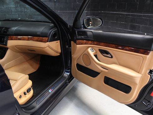 Used 2002 BMW M5 RWD image 35