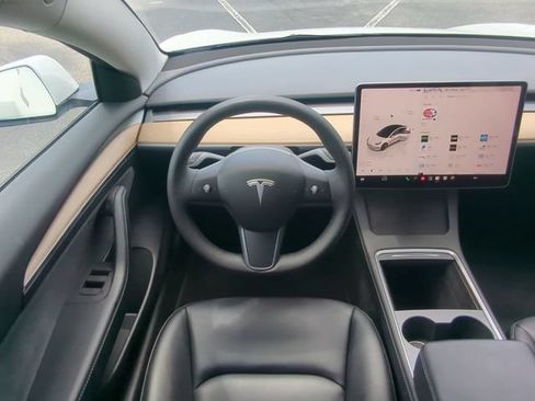 Used 2023 Tesla Model 3 Standard Range RWD image 16