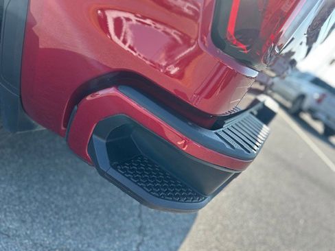 Used 2024 GMC Sierra 1500 AT4 w/ Technology Package image 11