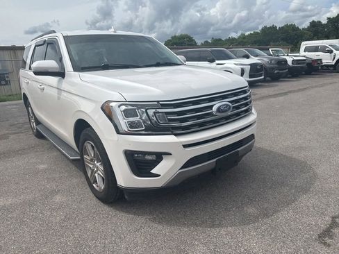 Used 2019 Ford Expedition XLT w/ Equipment Group 202A RWD image 2