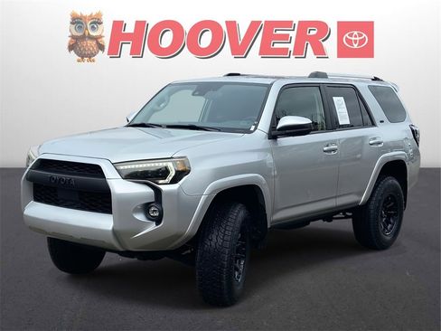 Used 2022 Toyota 4Runner SR5 image 6