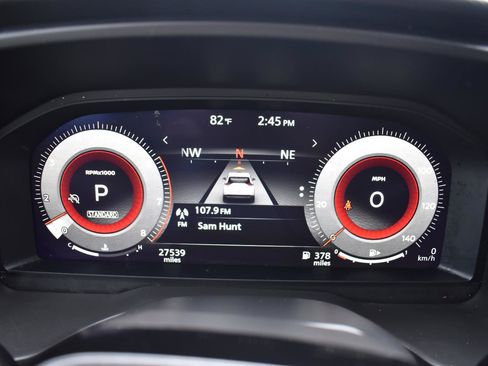 Used 2025 Nissan Rogue SL FWD image 32