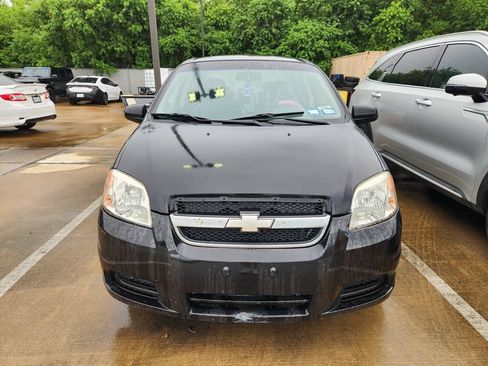 Used 2010 Chevrolet Aveo LT FWD image 2