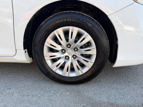 Used 2014 Toyota Camry LE FWD image 32