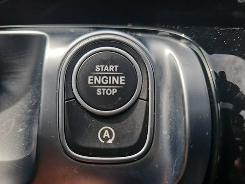 Used 2023 Mercedes-Benz GLB 250 w/ Premium Package image 19