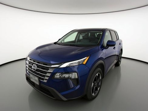 Used 2025 Nissan Rogue SV FWD image 3