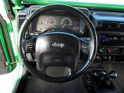 Used 2005 Jeep Wrangler Rubicon image 24