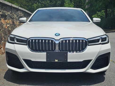 Used 2022 BMW 530e xDrive w/ Premium Package AWD/4WD image 4