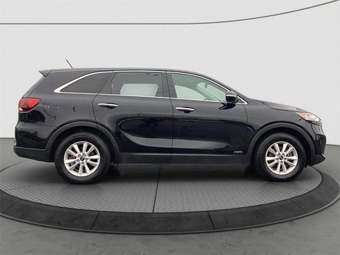 Used 2020 Kia Sorento LX image 8