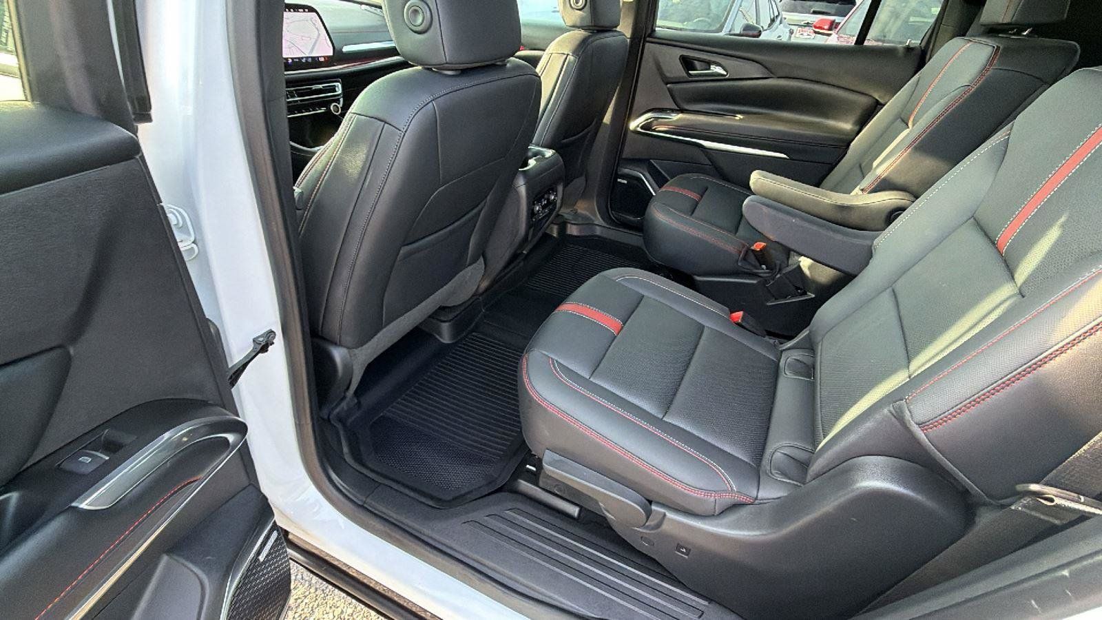 Used 2024 Chevrolet Traverse RS AWD/4WD image 23