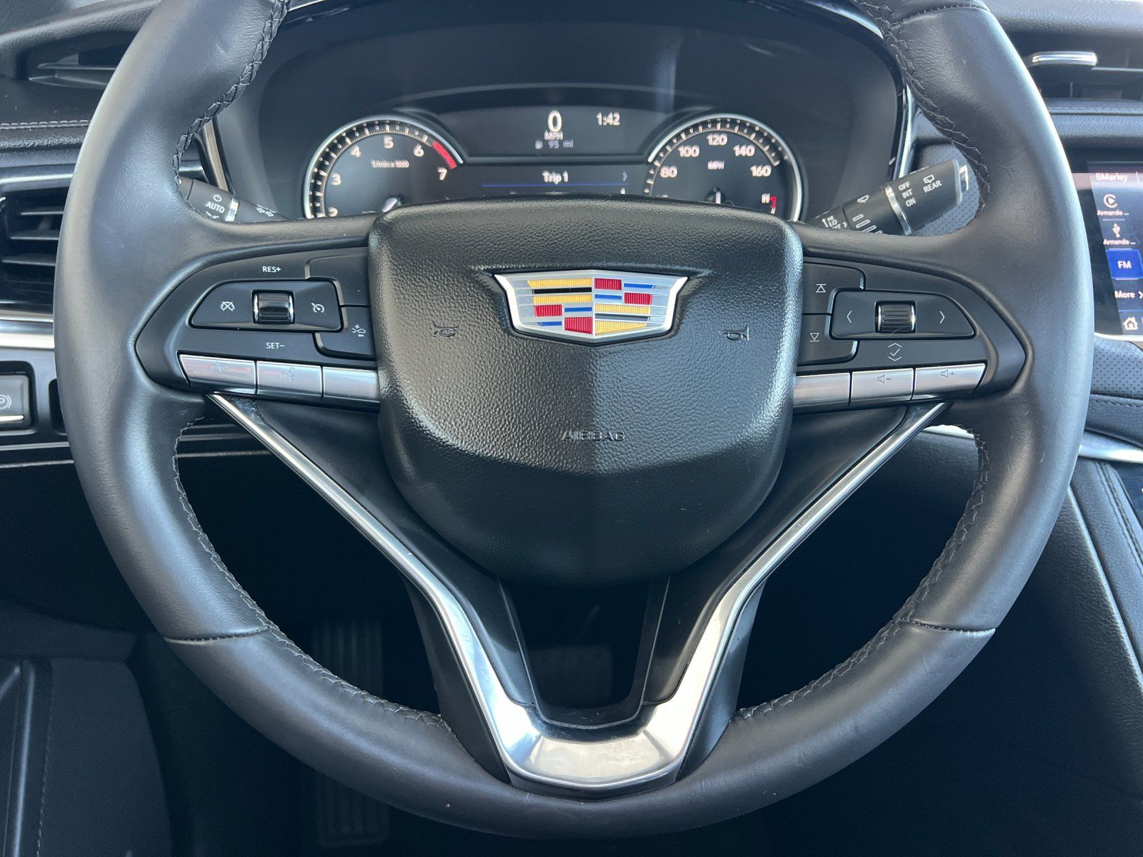 Certified 2025 Cadillac XT6 Luxury FWD image 23