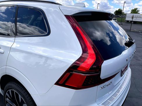 New 2026 Volvo XC60 T8 Ultra w/ Protection Package Premier AWD/4WD image 25