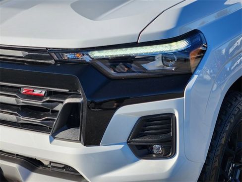 Used 2024 Chevrolet Colorado Z71 w/ LPO, Dark Essentials Package image 9