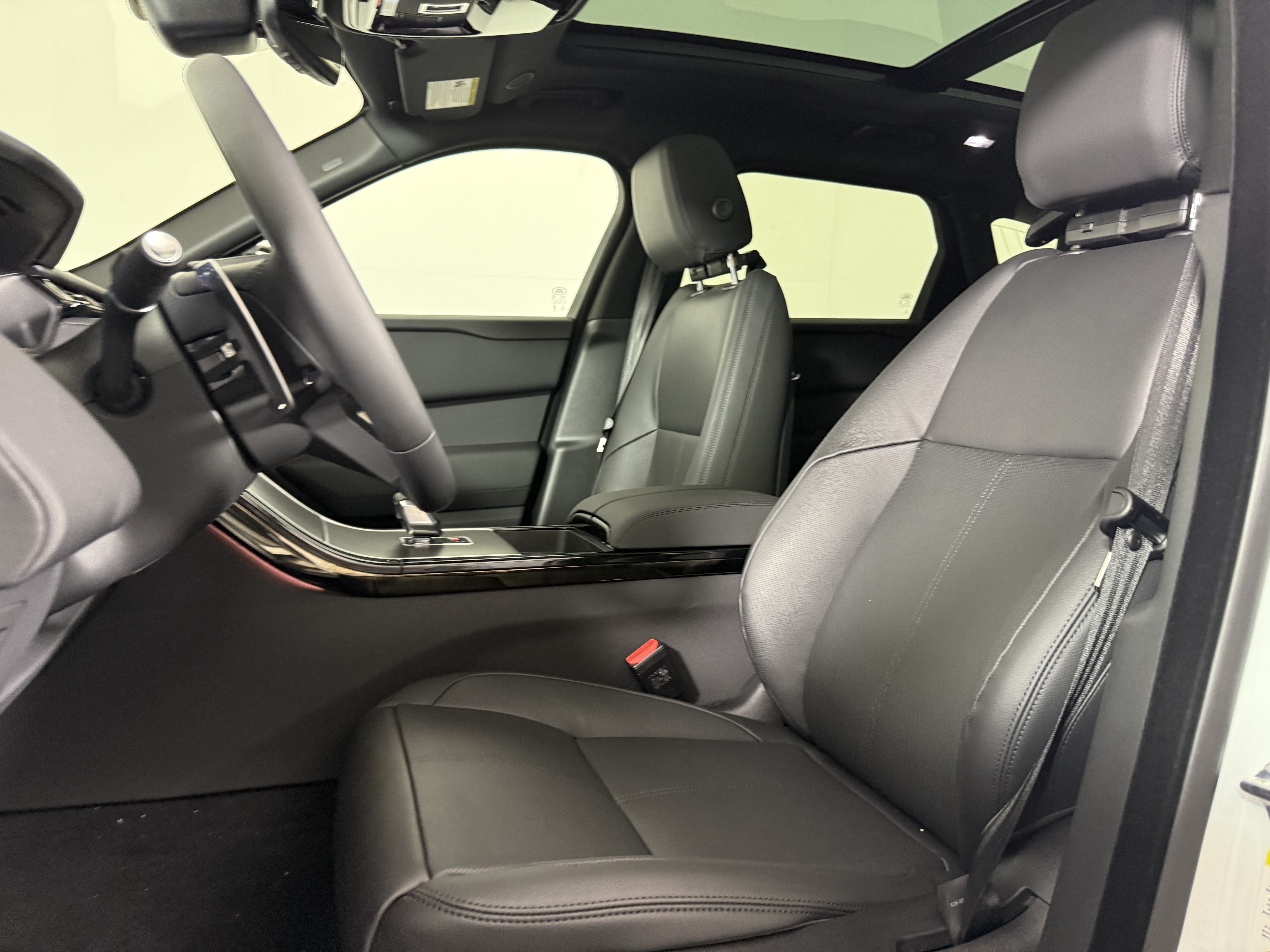 New 2026 Land Rover Range Rover Velar S AWD/4WD image 5