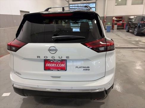 New 2026 Nissan Rogue Platinum image 4