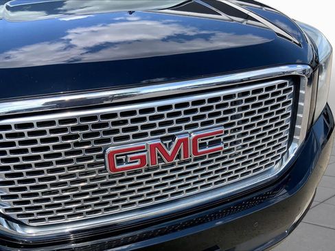 Used 2015 GMC Yukon Denali w/ Open Road Package AWD/4WD image 29