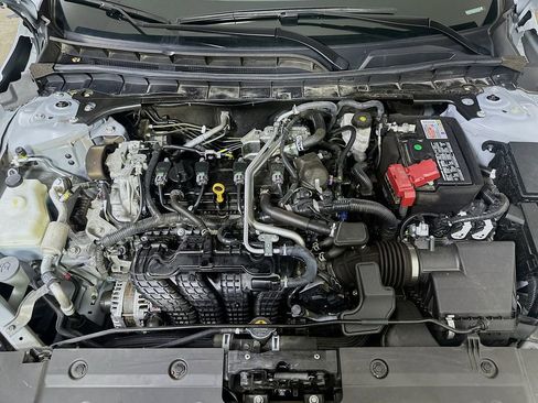 Used 2025 Nissan Altima 2.5 SR AWD/4WD image 9