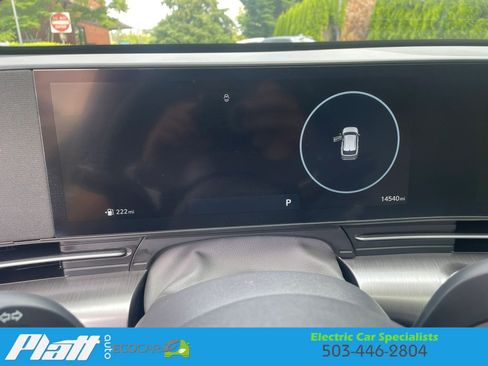 Used 2024 Hyundai Kona Limited FWD image 28