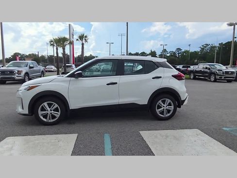 Used 2025 Nissan Kicks Play S FWD image 25