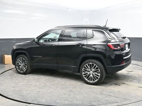 Used 2022 Jeep Compass Limited image 4