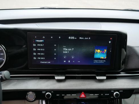 Certified 2023 Kia Carnival EX FWD image 22