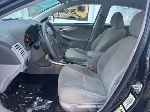 Used 2010 Toyota Corolla image 16