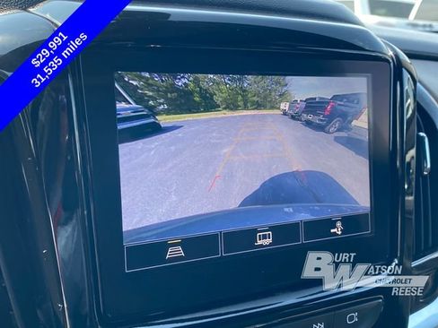 Used 2023 Chevrolet Traverse LT FWD image 26