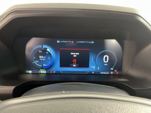 Used 2022 Ford F150 Lightning Lariat image 23