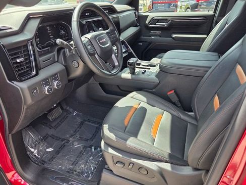 Used 2024 GMC Sierra 1500 AT4 w/ AT4 Premium Package AWD/4WD image 8