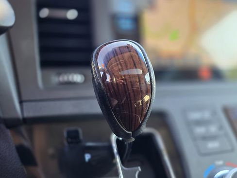 Used 2017 Toyota Sienna Limited Premium image 47